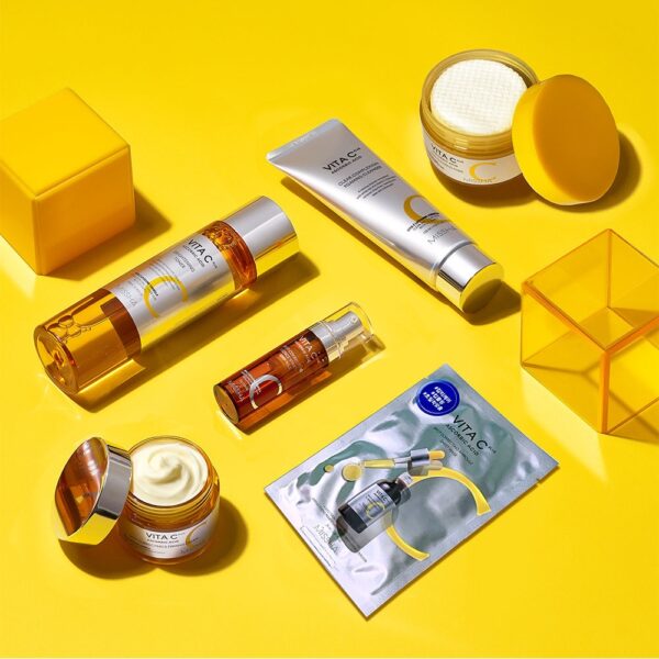 Missha Vita C Plus Clear Complexion Foaming Cleanser